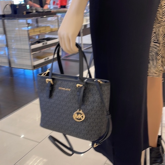 MICHAEL KORS 
Jet Set Travel Extra-Small Logo Top-Zip Tote Bag
Black 
NWT - Picture 13 of 16